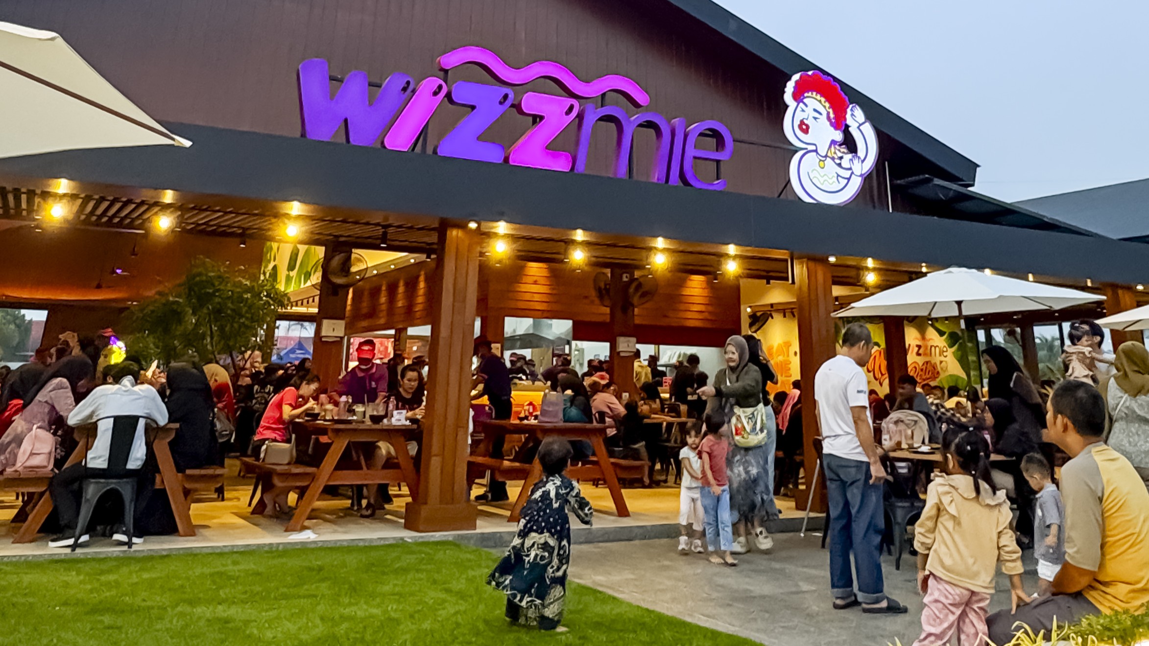 Pengunjung Wizzmie Tambun